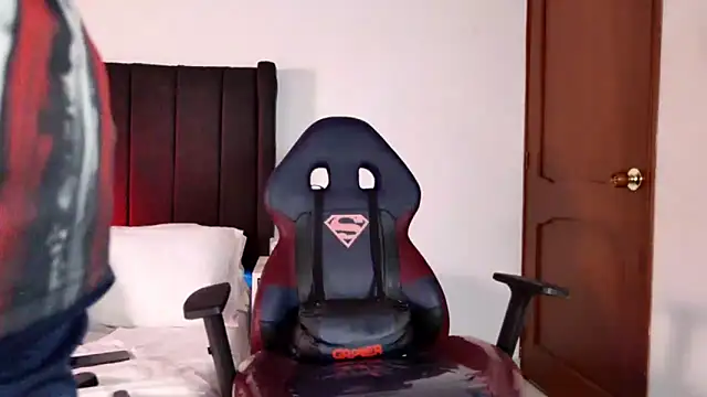 muscle ares online show from 10-31-25, 12:44