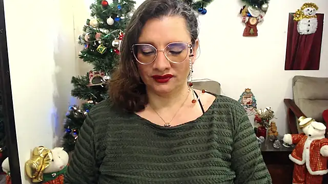 Snapshot of Aleja_Gonzales chatting on 12-25-24, 08:07 Aleja Gonzales online show from 12-25-24, 08:07