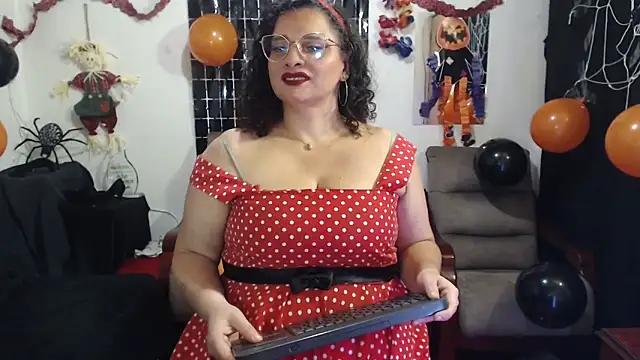 Aleja Gonzales online show from 10-26-25, 04:18
