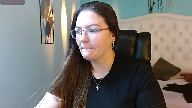 MsJossie online show from 04-19-26, 03:50