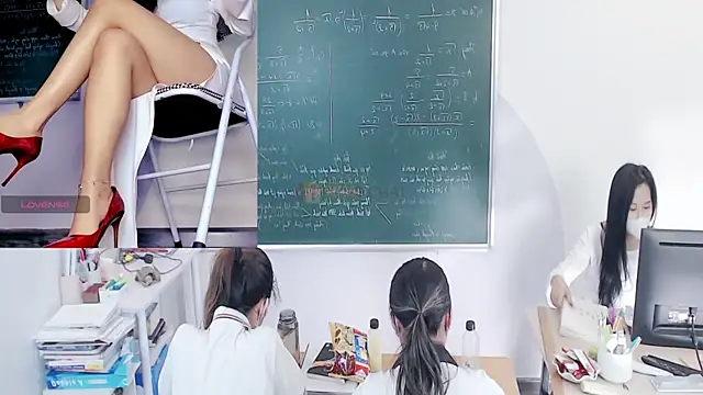 Snapshot of _Math_ chatting on 01-04-25, 03:07 Math online show from 01-04-25, 03:07