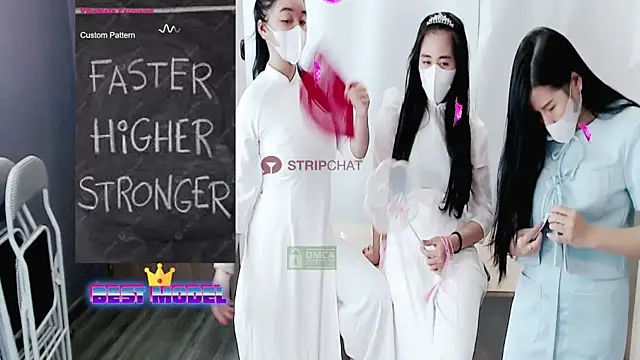 Snapshot of _Math_ chatting on 02-23-25, 05:23 Math online show from 02-23-25, 05:23