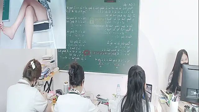 Snapshot of _Math_ chatting on 09-12-25, 03:50 Math online show from 09-12-25, 03:50