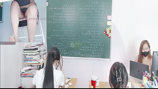 Snapshot of _Math_ chatting on 10-29-25, 03:03 Math online show from 10-29-25, 03:03