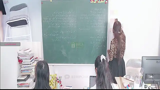 Snapshot of _Math_ chatting on 11-17-25, 03:01 Math online show from 11-17-25, 03:01