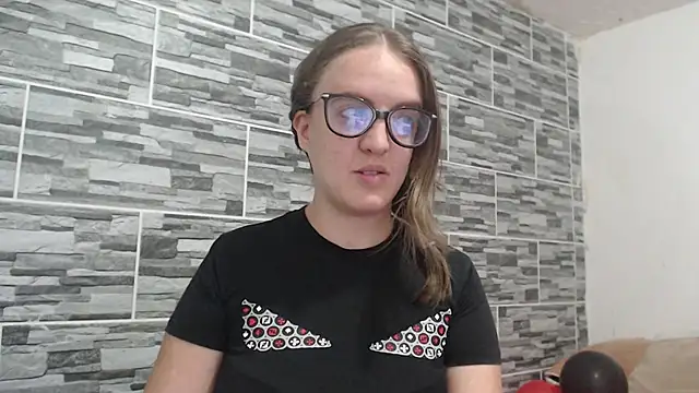 Snapshot of Venus_Santana chatting on 12-05-24, 06:33 Venus Santana online show from 12-05-24, 06:33