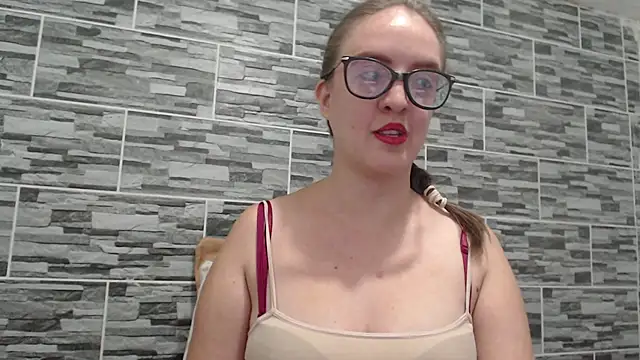 Snapshot of Venus_Santana chatting on 12-19-24, 09:49 Venus Santana online show from 12-19-24, 09:49