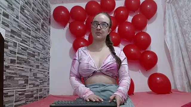 Snapshot of Venus_Santana chatting on 02-16-26, 05:42 Venus Santana online show from 02-16-26, 05:42