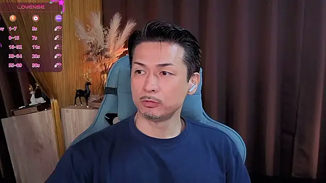 Snapshot of HARU-outdoor-x chatting on 10-15-25, 01:55 HARU-outdoor-x online show from 10-15-25, 01:55