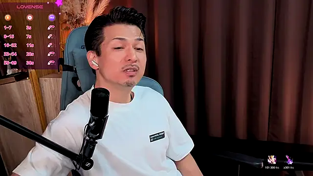 Snapshot of HARU-outdoor-x chatting on 10-19-25, 02:18 HARU-outdoor-x online show from 10-19-25, 02:18