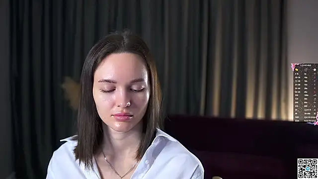 AnneKlint online show from 12-22-24, 05:12