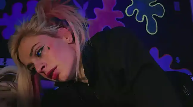 Snapshot of watermellonpussy chatting on 12-28-24, 12:45 watermellonpussy online show from 12-28-24, 12:45