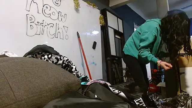 Snapshot of watermellonpussy chatting on 12-04-25, 04:00 watermellonpussy online show from 12-04-25, 04:00