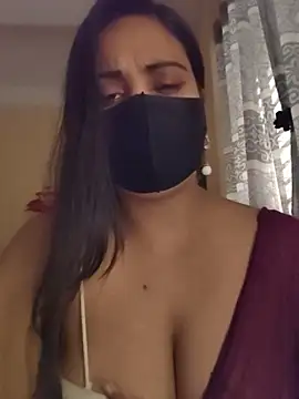 Snapshot of SimaRoy- chatting on 10-08-25, 01:03 SimaRoy- online show from 10-08-25, 01:03