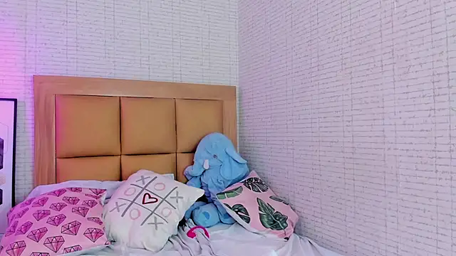 LARSONMIA online show from 01-11-25, 05:10