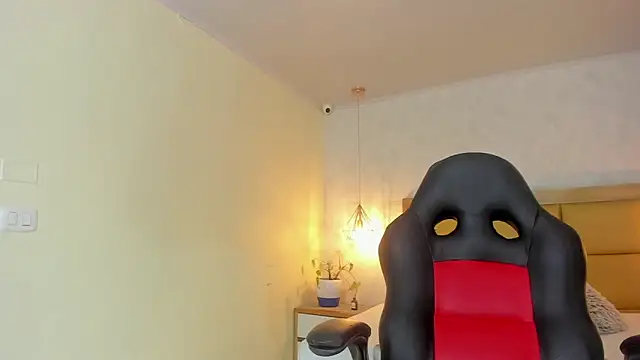 LARSONMIA online show from 10-20-25, 12:27