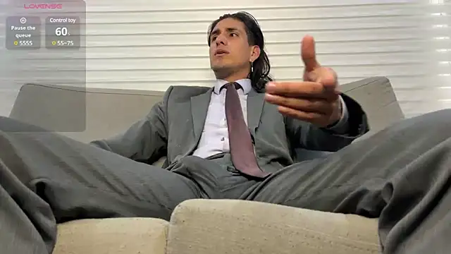 Tom blunt96 online show from 02-05-25, 07:20