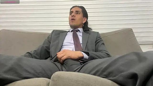 Tom blunt96 online show from 02-05-25, 10:44