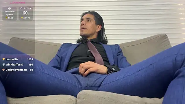 Tom blunt96 online show from 02-11-25, 02:46