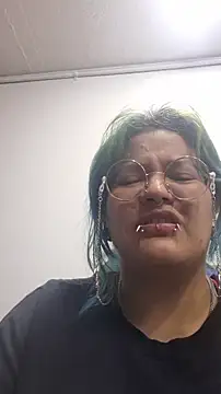 lucky-leah online show from 03-25-26, 03:34