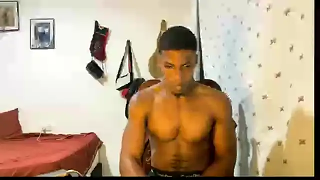 Snapshot of andrews2399 chatting on 05-10-26, 03:39 andrews2399 online show from 05-10-26, 03:39