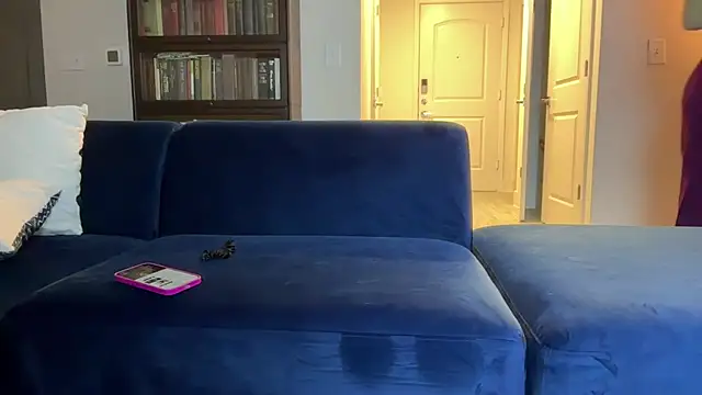 YUMIandbigWOLF online show from 03-04-25, 05:21