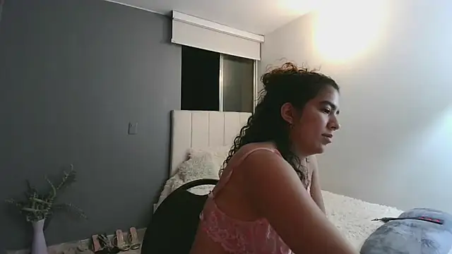 Snapshot of arteverena chatting on 03-09-25, 01:04 arteverena online show from 03-09-25, 01:04