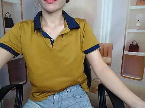 Love bug15 online show from 09-15-25, 02:00