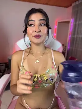 Violetta kim1 online show from 04-15-26, 09:59