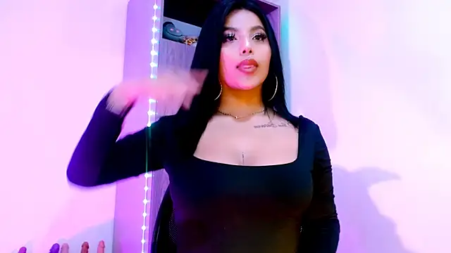 Snapshot of Candy_beauty chatting on 05-15-26, 01:51 Candy beauty online show from 05-15-26, 01:51