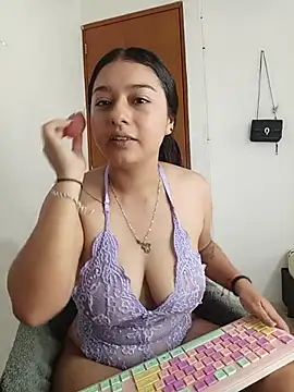 Kittyy Hott  online show from 12-16-25, 09:09