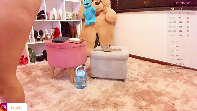 kariina  22 online show from 09-17-25, 09:16