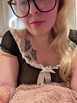 Snapshot of xxcurvyjessiexx chatting on 03-19-26, 07:29 xxcurvyjessiexx online show from 03-19-26, 07:29