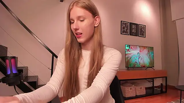 Mira Lite online show from 04-06-26, 02:42