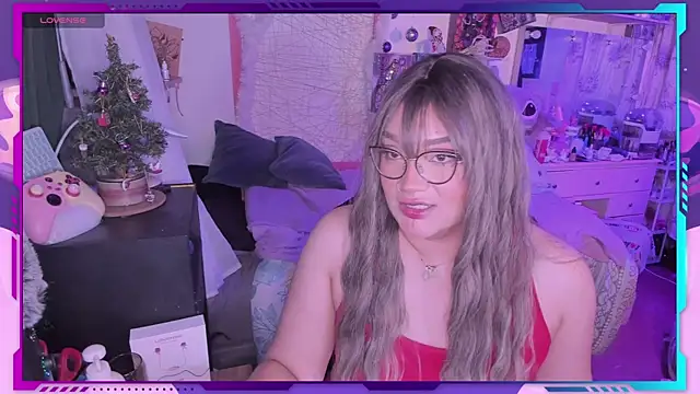 Snapshot of MegariaB chatting on 12-23-24, 03:50 MegariaB online show from 12-23-24, 03:50