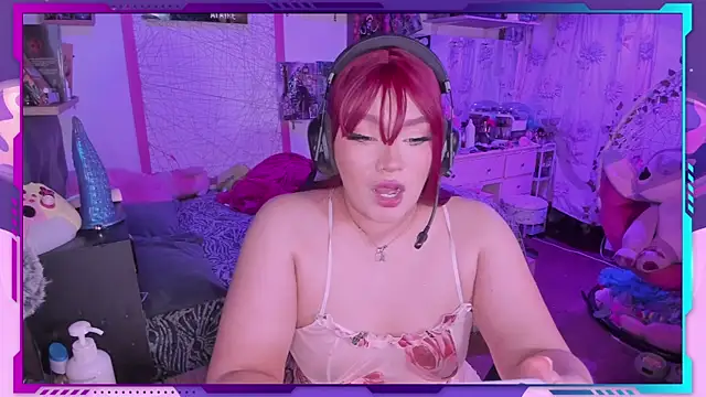 Snapshot of MegariaB chatting on 01-10-25, 04:12 MegariaB online show from 01-10-25, 04:12