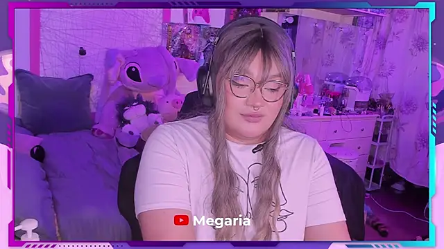 Snapshot of MegariaB chatting on 01-26-25, 04:20 MegariaB online show from 01-26-25, 04:20