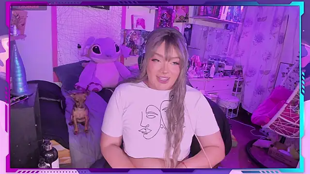 Snapshot of MegariaB chatting on 02-10-25, 04:08 MegariaB online show from 02-10-25, 04:08