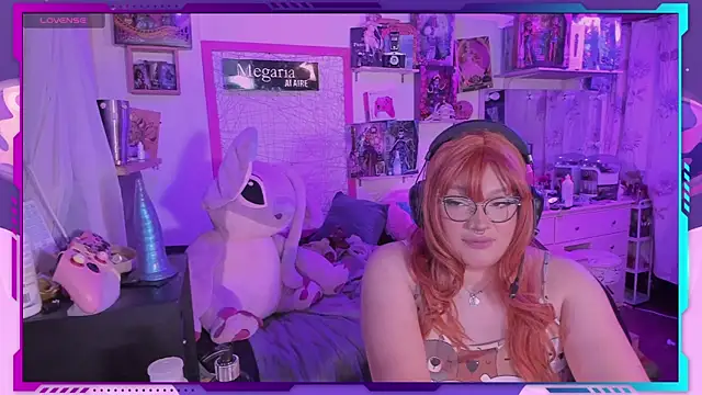 Snapshot of MegariaB chatting on 02-11-25, 04:33 MegariaB online show from 02-11-25, 04:33