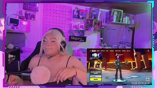 Snapshot of MegariaB chatting on 09-29-25, 03:44 MegariaB online show from 09-29-25, 03:44
