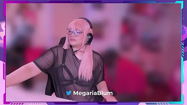 Snapshot of MegariaB chatting on 05-01-26, 04:28 MegariaB online show from 05-01-26, 04:28