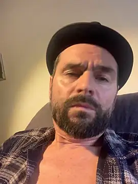 Snapshot of TB1977DK chatting on 12-15-25, 09:24 TB1977DK online show from 12-15-25, 09:24