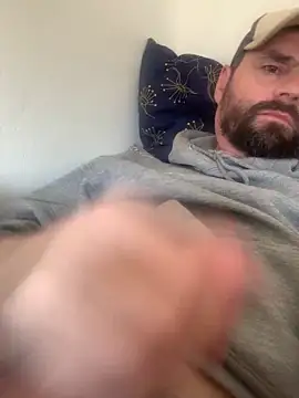 Snapshot of TB1977DK chatting on 02-19-26, 08:32 TB1977DK online show from 02-19-26, 08:32