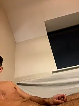 juicycxck420  online show from 12-19-25, 04:36