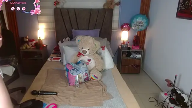 Nadia 84 online show from 04-20-26, 07:37