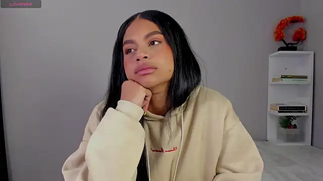 nayah   online show from 11-28-25, 01:03