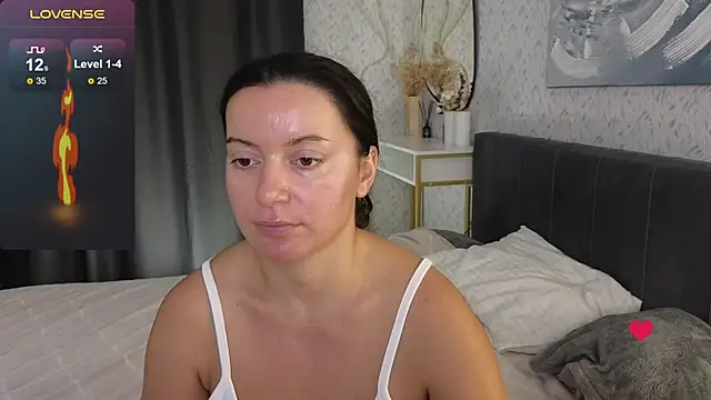 YourSweetDream  online show from 09-10-25, 07:19