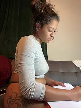 VanessaBling online show from 02-21-25, 02:28