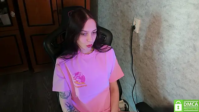 Snapshot of Rachel_Sharp chatting on 03-10-26, 11:26 Rachel Sharp online show from 03-10-26, 11:26