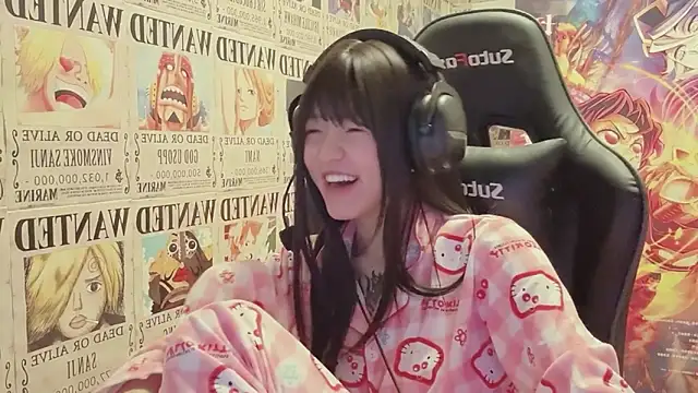Snapshot of SNAKEgirlQAQ chatting on 06-07-26, 05:27 SNAKEgirlQAQ online show from 06-07-26, 05:27